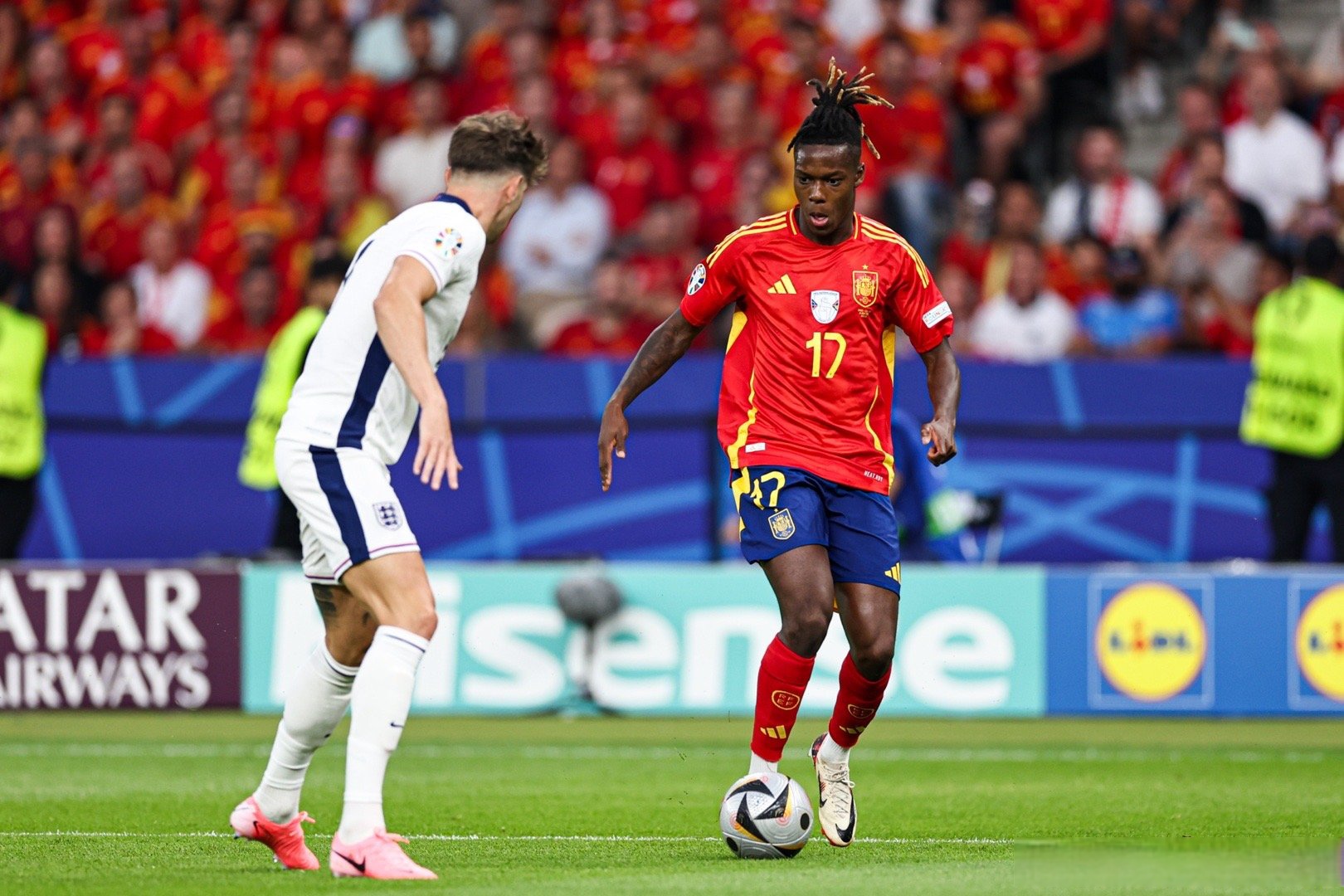 威廉姆斯逆转阿斯顿马丁，皮亚斯特里高光表现