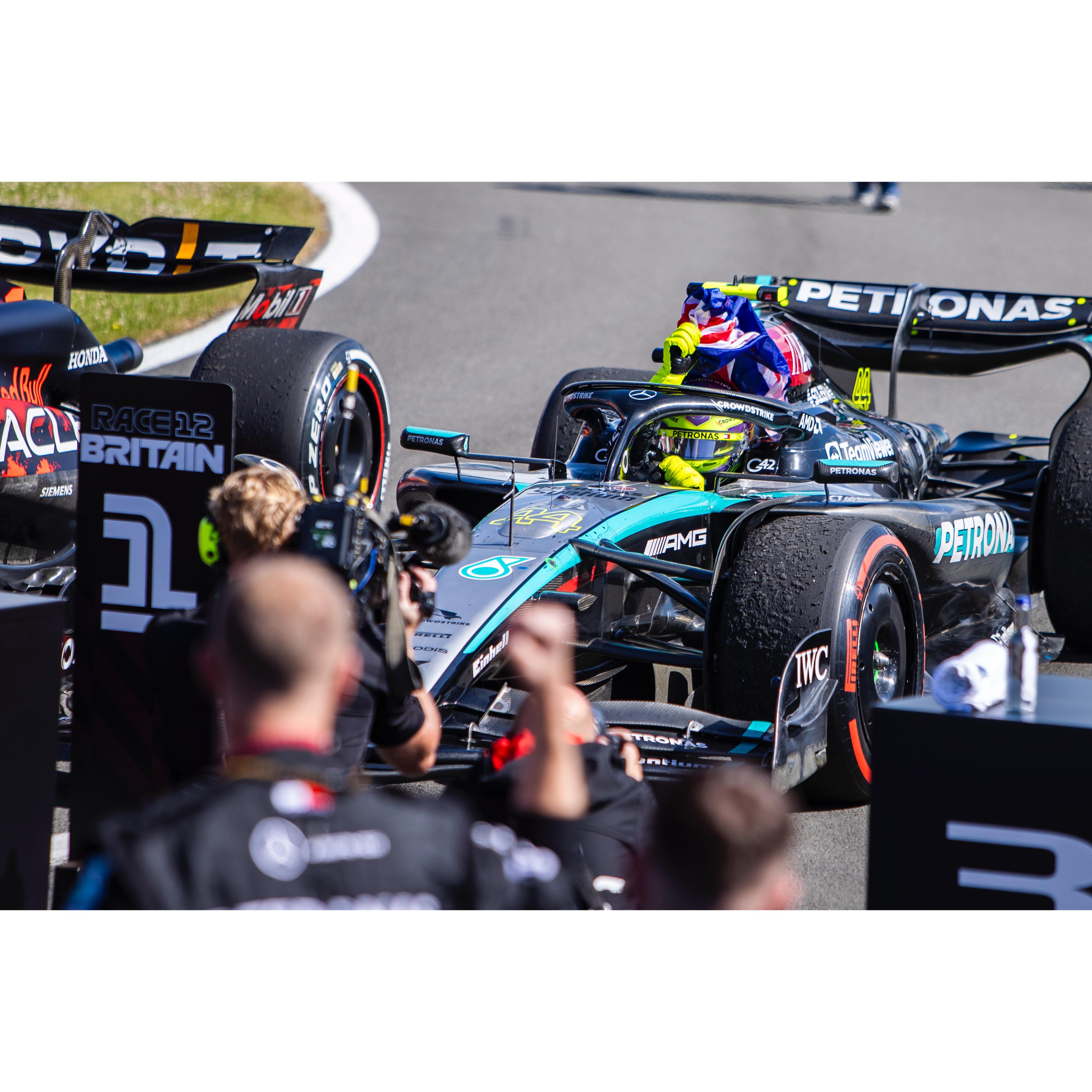 威廉姆斯鏖战梅赛德斯，汉密尔顿惊艳四座