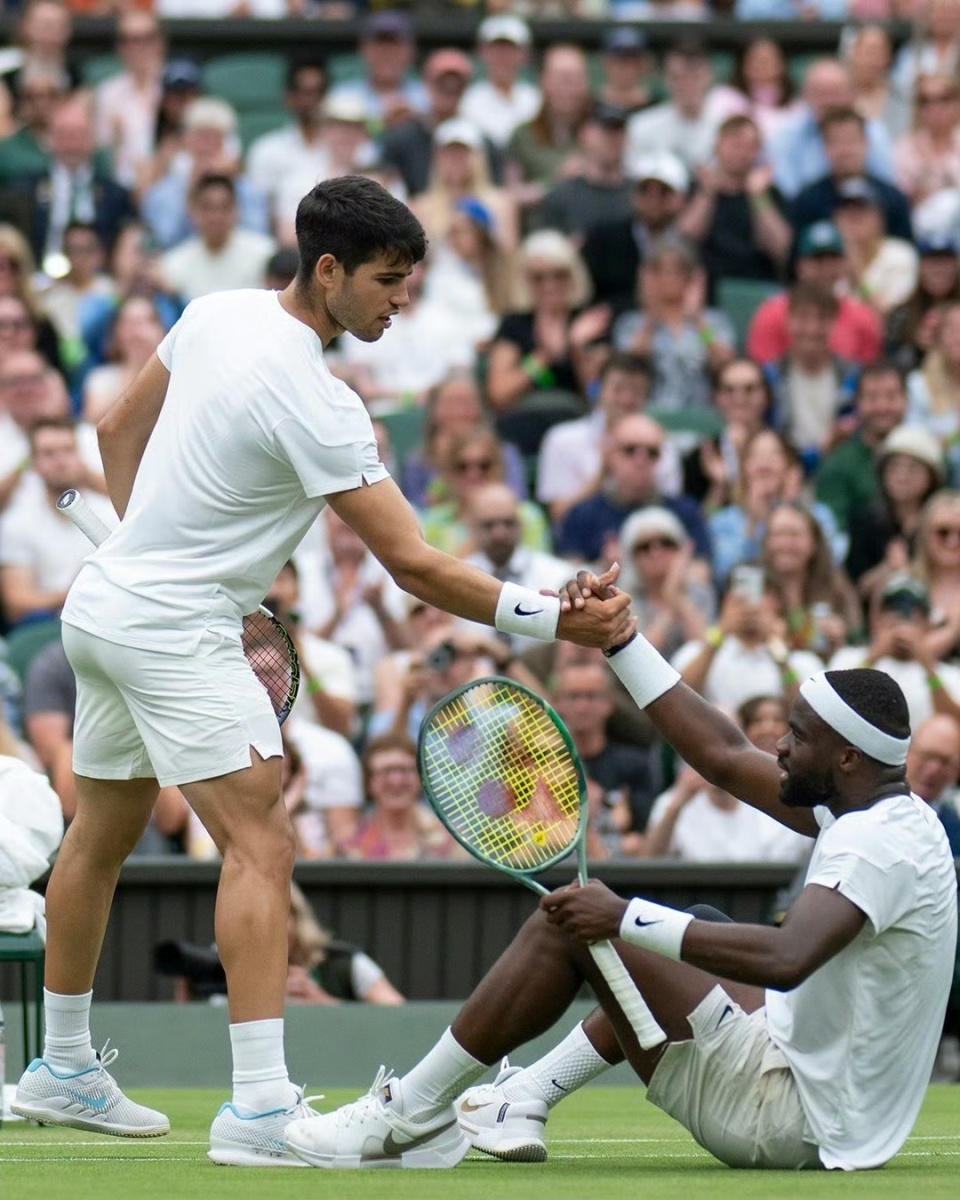 美网横扫澳网,西西帕斯扛起全队 美网横扫澳网,西西帕斯扛起全队