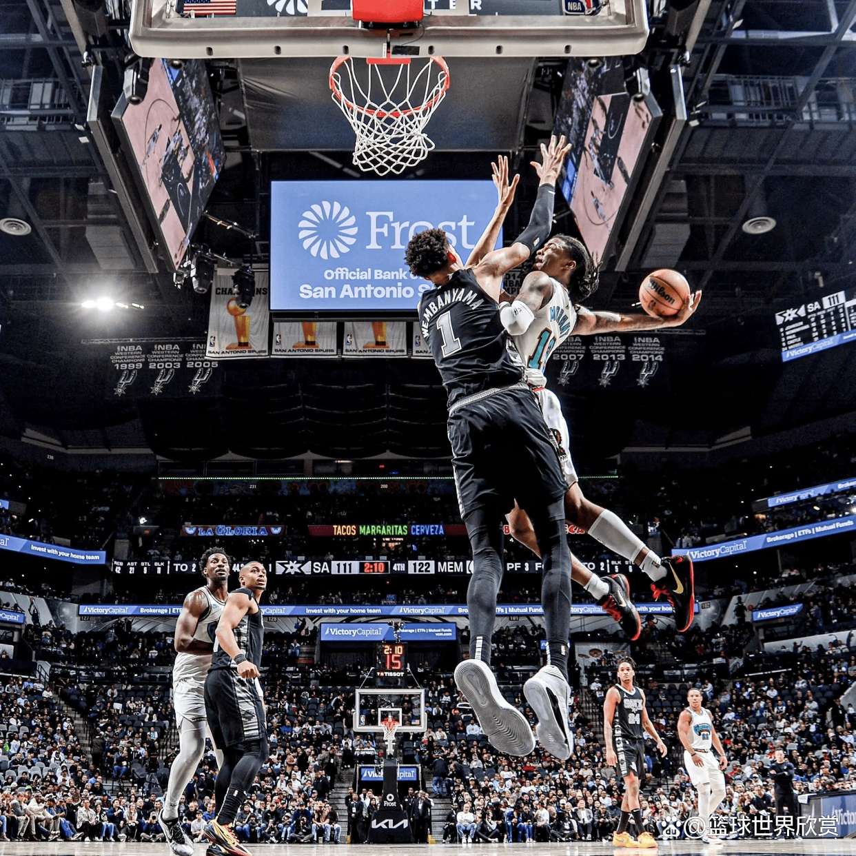 马刺轻取魔术，莫兰特带队取胜