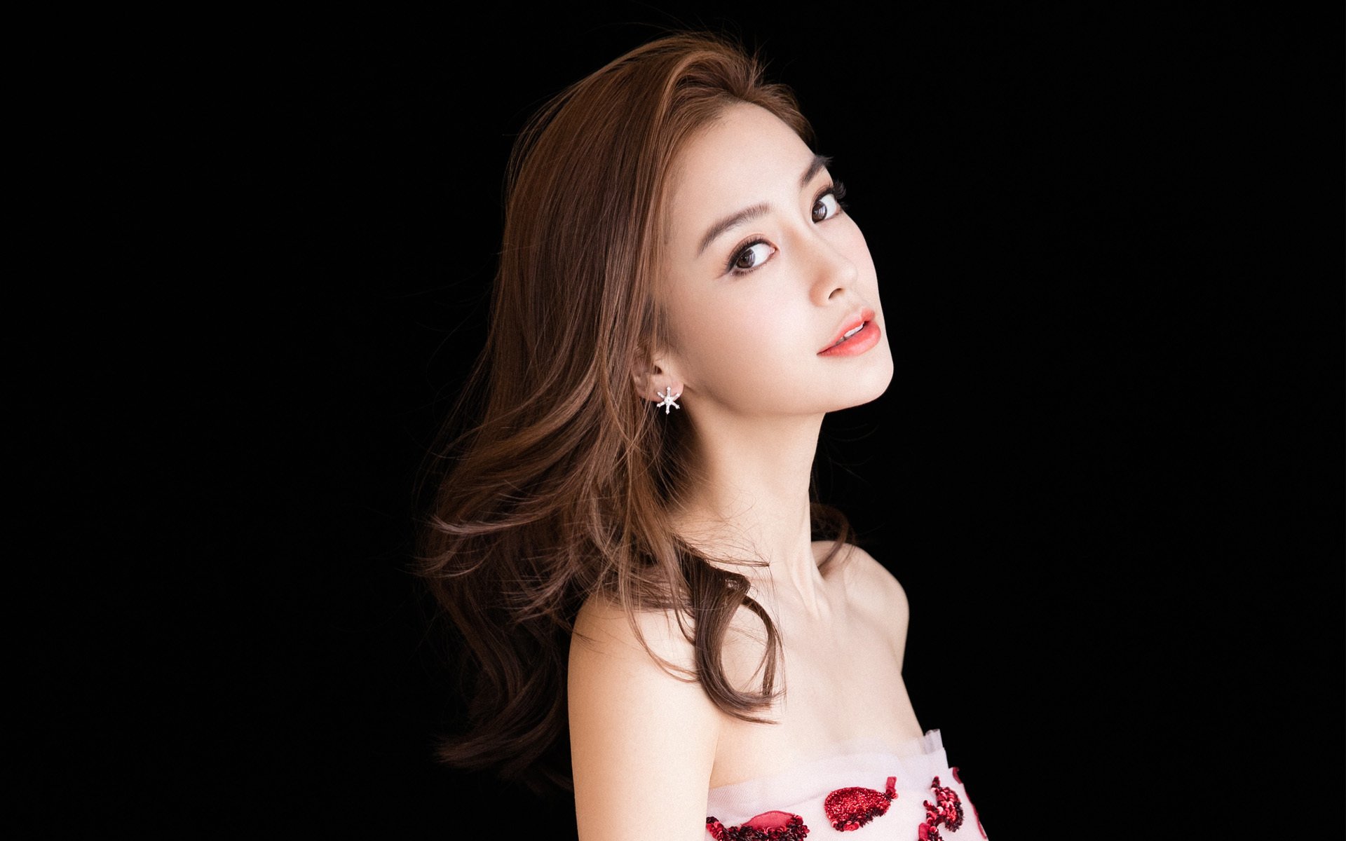 红土烈焰焚旧网,当兹维列夫以柏林墙之姿宣告法网时代