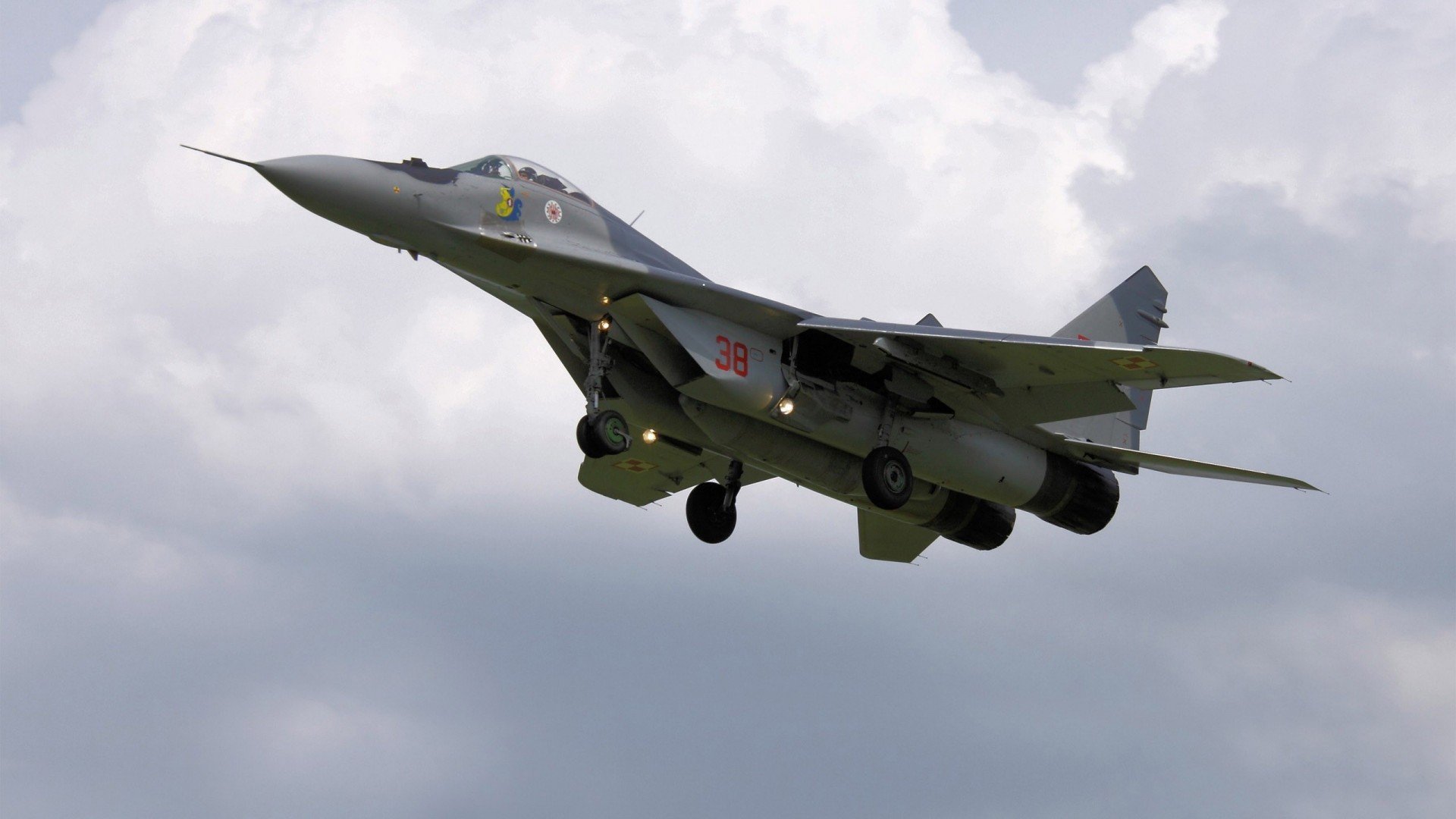 索伯奇迹夜,冷门逆袭撕破梅奔王朝,诺里斯用方向盘点燃勒芒式狂欢