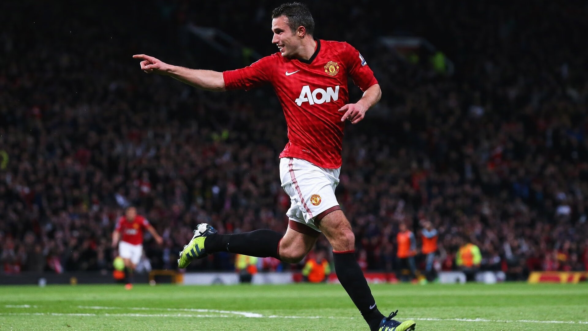 绿茵双重奏，德布劳内魔术唤醒曼城，亚特兰大铁血突围波兰壁垒