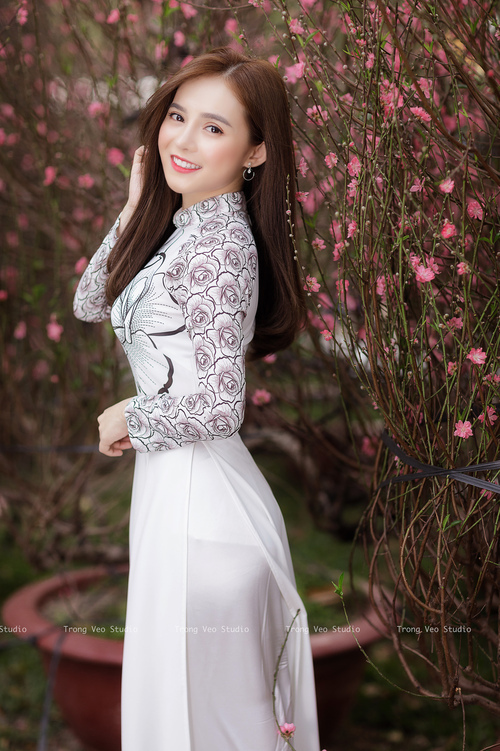 两个赛场的同一个凌晨，当F1引擎轰鸣，弗拉霍维奇在寂静中射落太阳