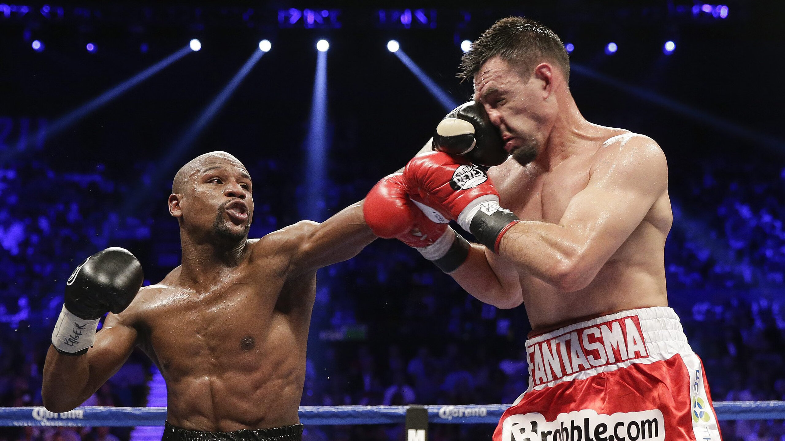 绿茵魔术师！马丁内利12分钟风暴导演逆转，贝蒂斯一波流冲垮洪都拉斯